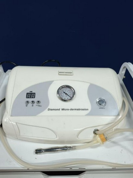 JPS Chartered Surveyors - Beauty Treatment Auction | Sterex Electrolysis Machine, Mesotherapy Instrument, Meso Skin Machine, Lamps, Salon Beds & Trolleys - Auction Image 3